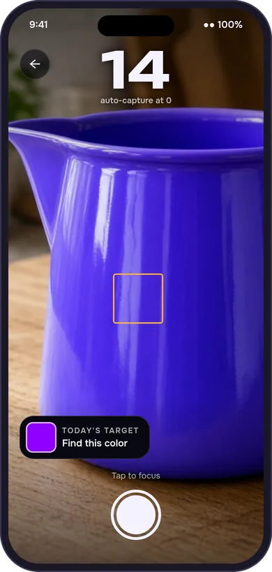 VibrantEye hunt screen lined up on a purple pitcher. The day's color is the target, the score reads 14, and auto-capture is at 0.